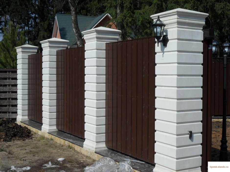 Забор с колоннами