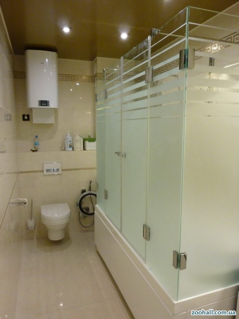 Стеклянная загородка для ванной