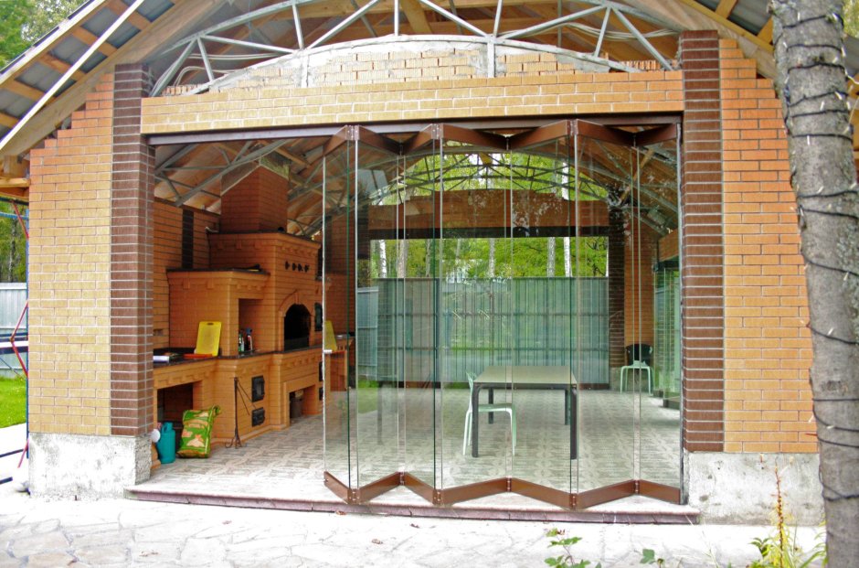 Безрамное остекление беседок Ramnet