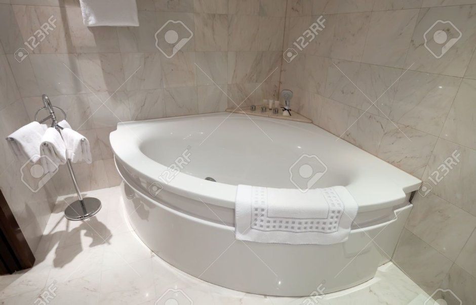 Встроенная ванна