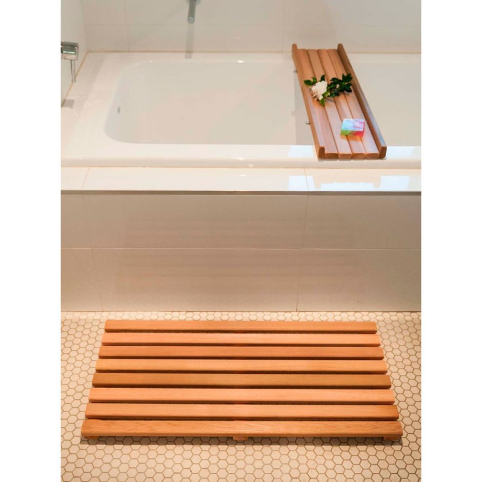 Деревянный коврик для ванной