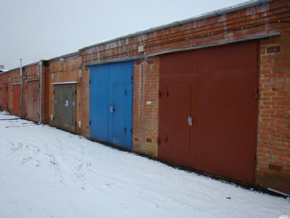 Кирпичный гараж