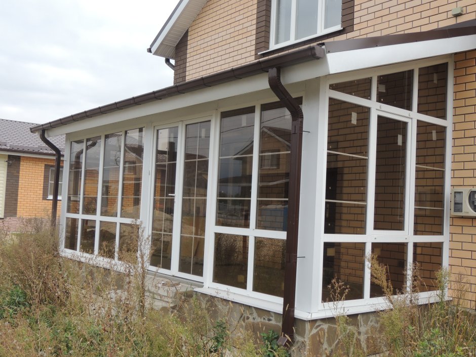 Неостекленная веранда