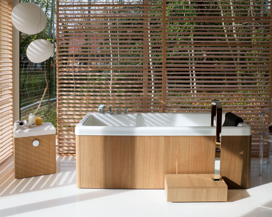 Экран в ванную деревянный