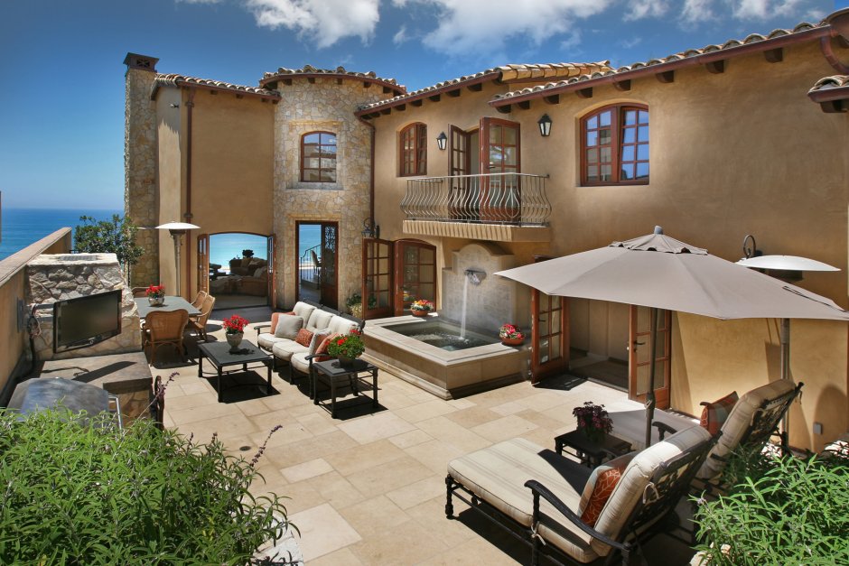 Средиземноморский стиль дом у моря вилла