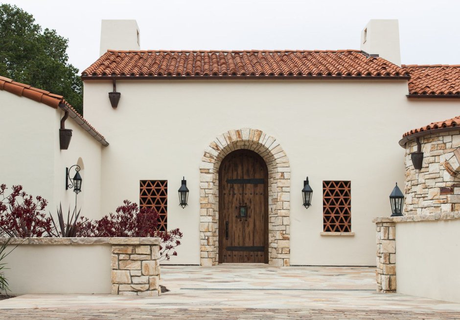 Забор в средиземноморском стиле