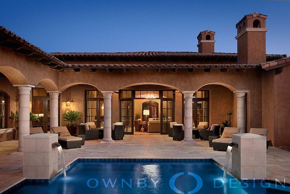 Дом в римском стиле с внутренним двориком