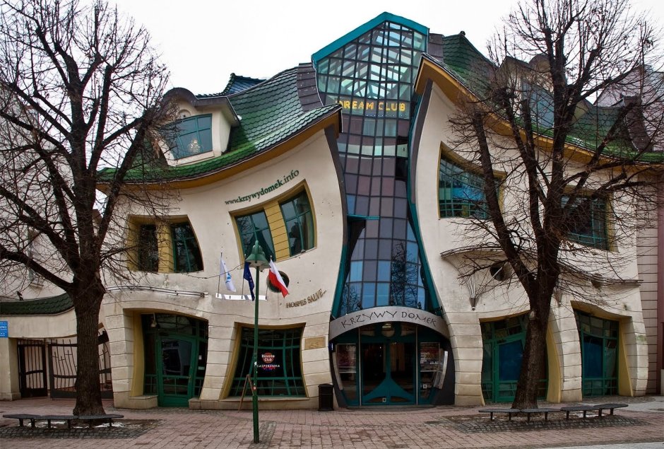 Кривой дом в городе Сопот (Польша)