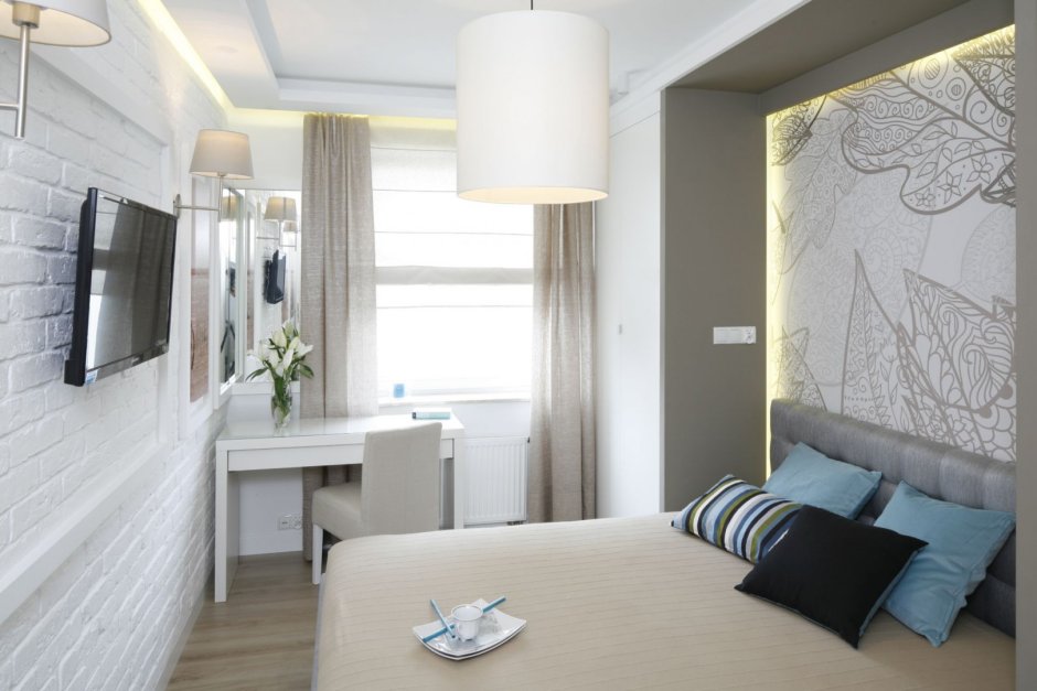 Обои в узкую спальню для расширения