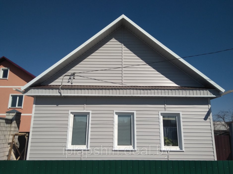 Обшивка фронтона сайдингом
