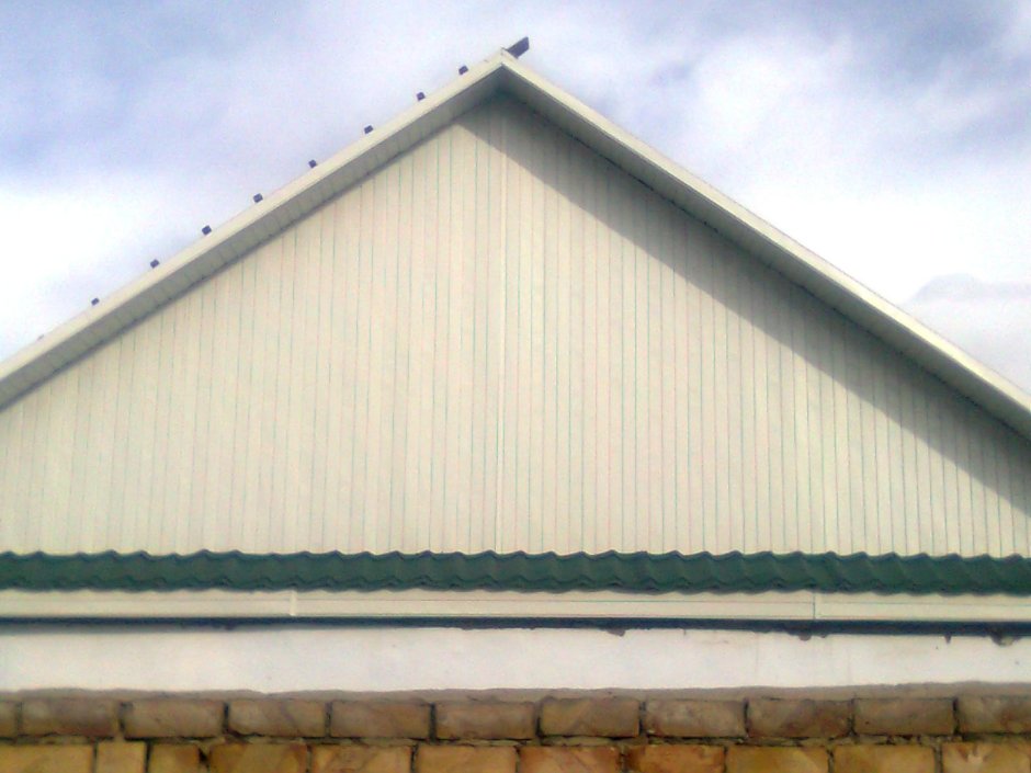 Обшить фронтон профлистом