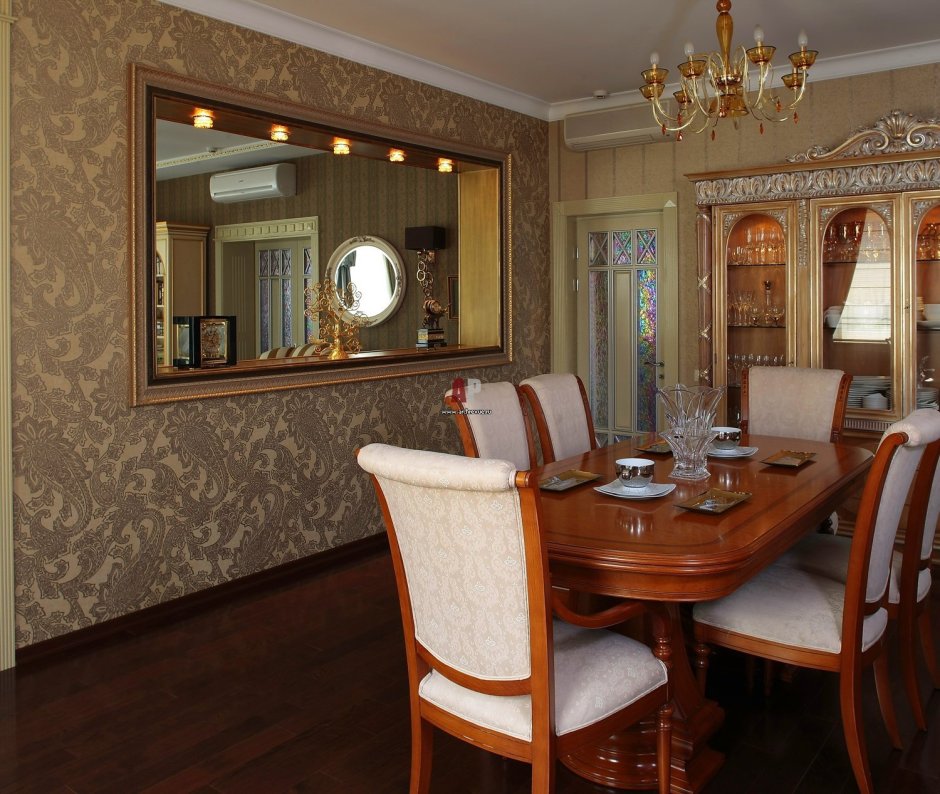 Интерьер столовой в частном доме