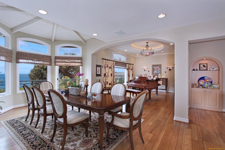 Остров Венеция в интерьере столовой