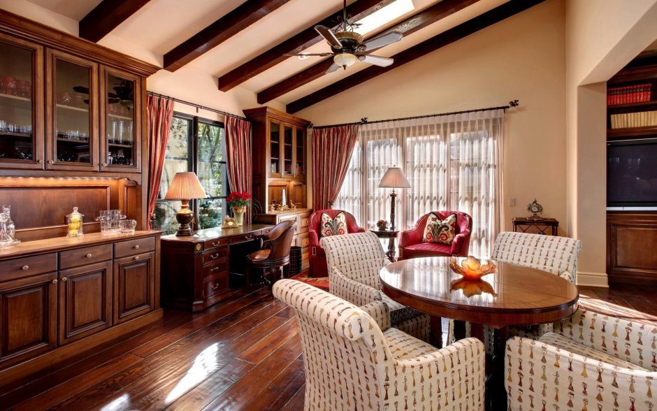 Уютная гостиная столовая