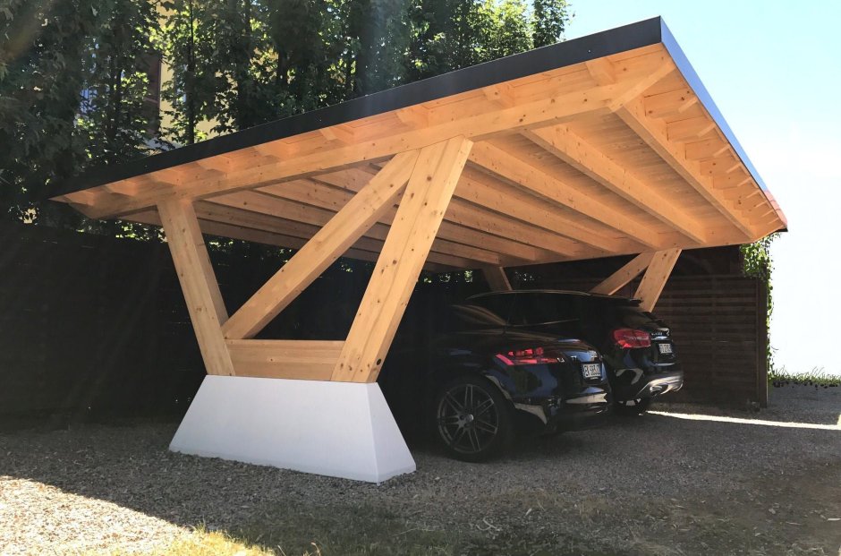 Деревянный гараж с навесом