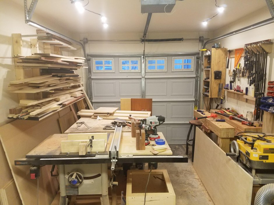 Мебельная мастерская в гараже
