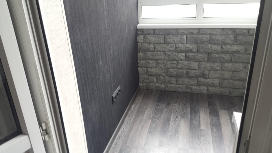 Балкон под ключ панелями