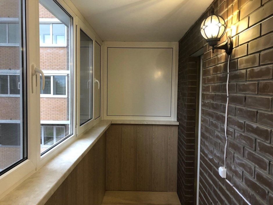 Декоративный кирпич для внутренней отделки балкона