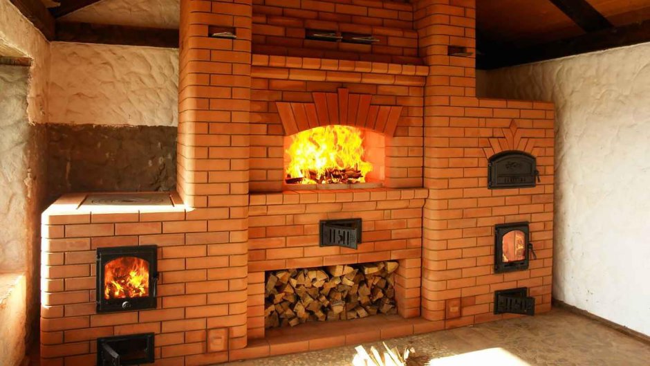 Печь-камин из кирпича