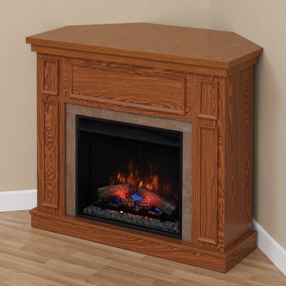 Угловой камин в гостиной