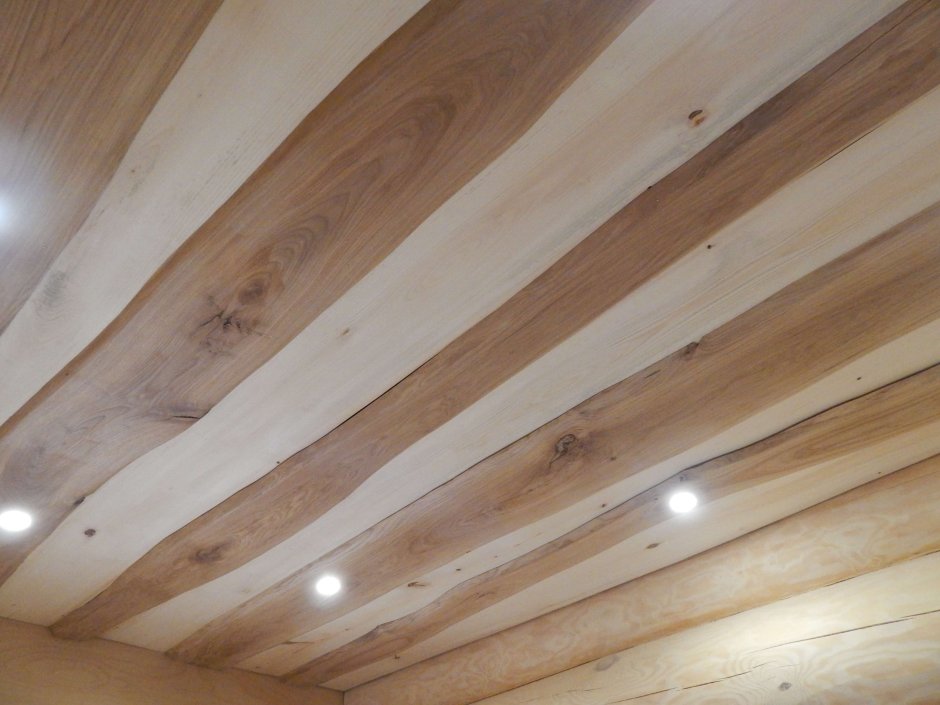 Необрезная доска на потолок