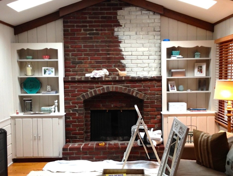 Камин из кирпича в интерьере