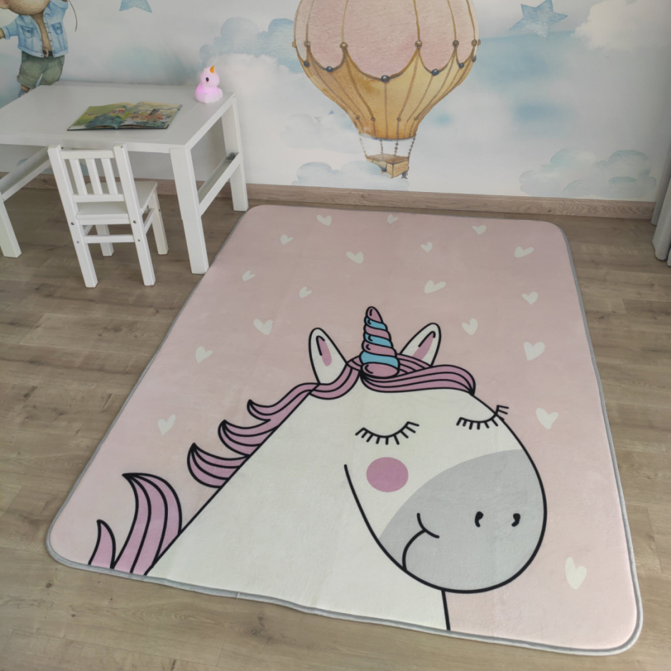 Ковер с единорогом