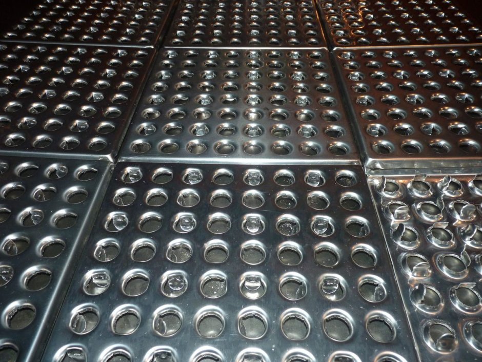 Металлическая плитка СССР для промышленного пола 300 300 DTC