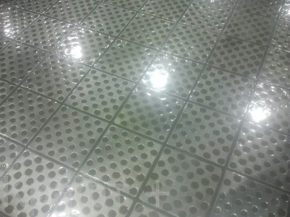 Металлическая плитка для цеха