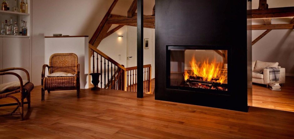 Двухсторонний камин на улицу