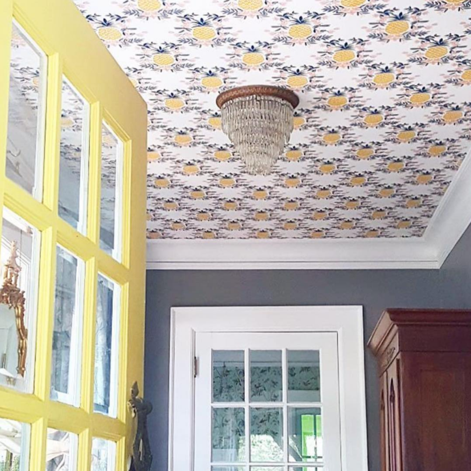 Самоклеющаяся потолочная плитка