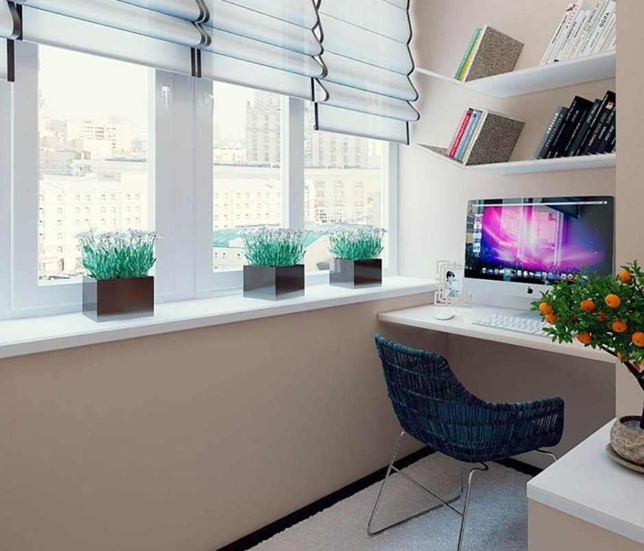 Компьютерный стол на лоджии