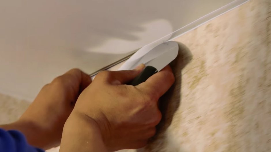 Маскировочная лента для натяжного потолка