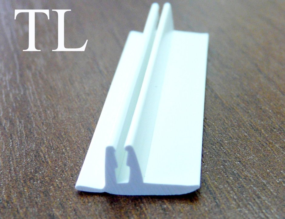 Вставка т образная в багет ПВХ потолочный