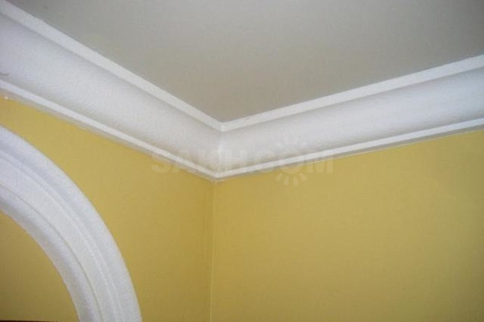 Натяжной потолок угол