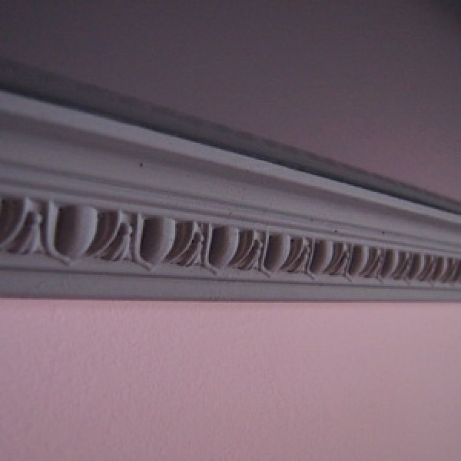 Натяжной потолок без плинтуса