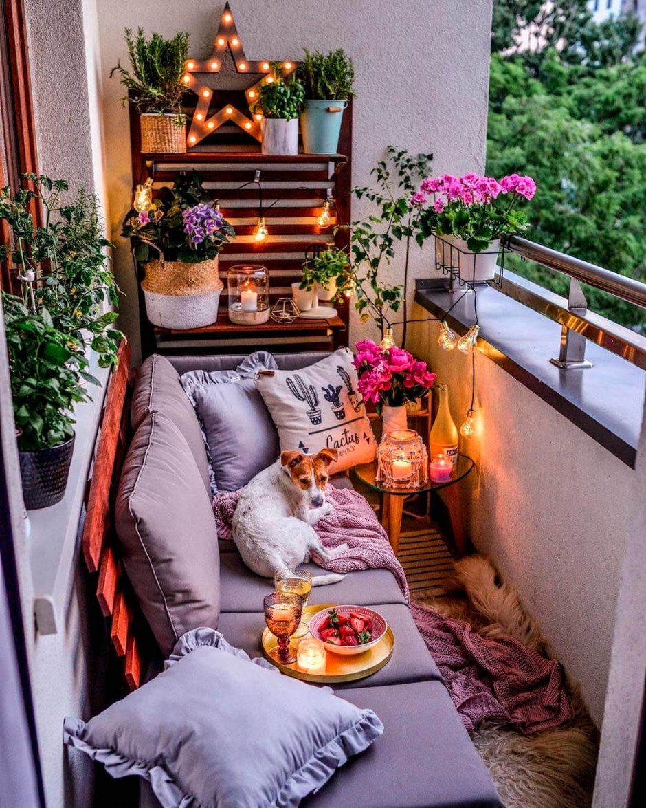 Уютный балкон декор