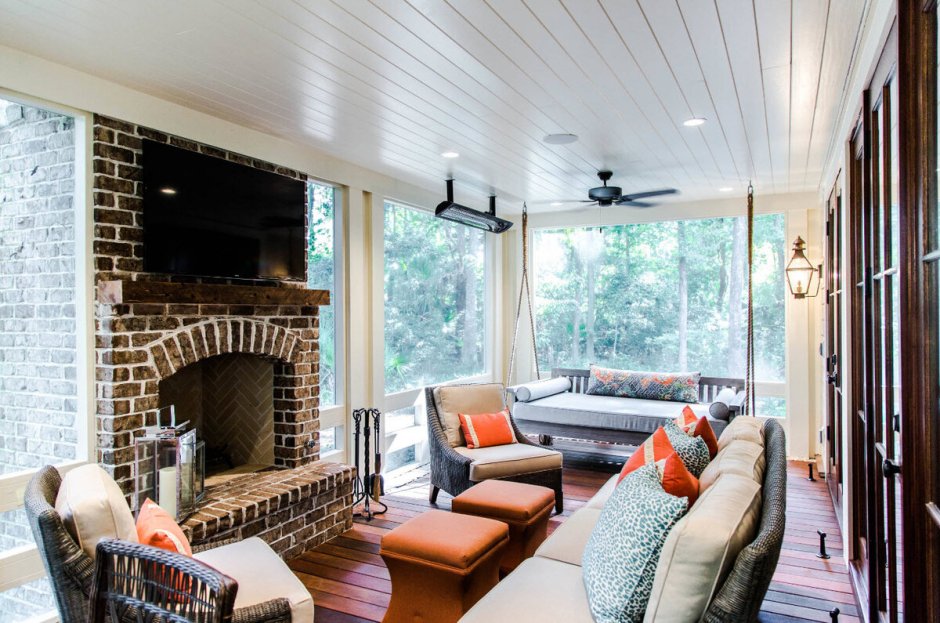 Небольшой уютный балкон