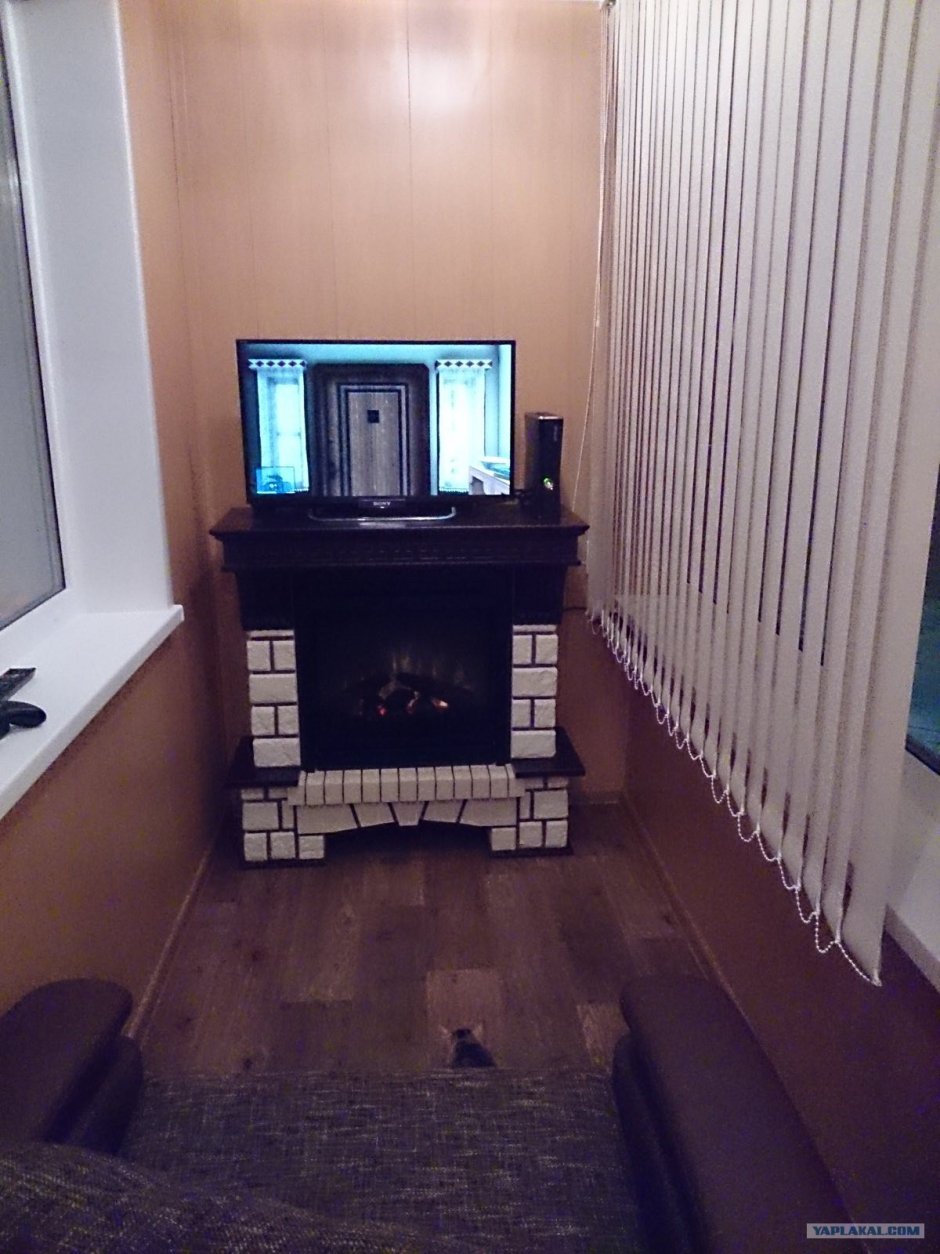 Электрокамин на лоджии