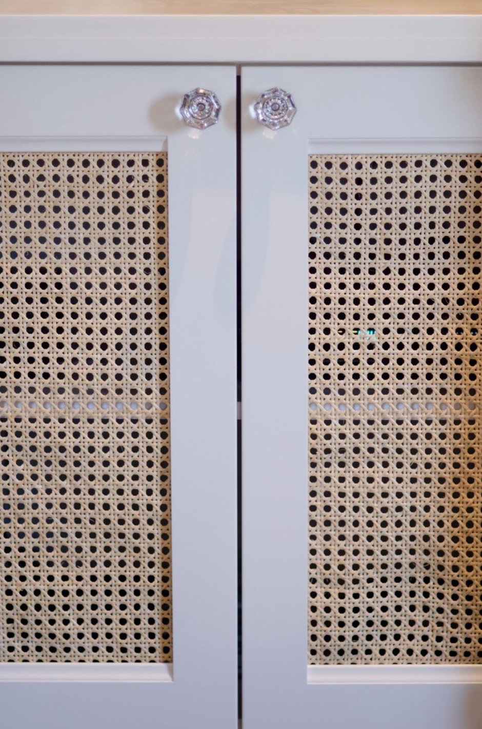 Перфорированные двери для шкафа