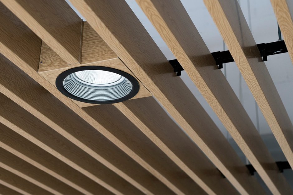 Схема монтажа реечного потолка Албес