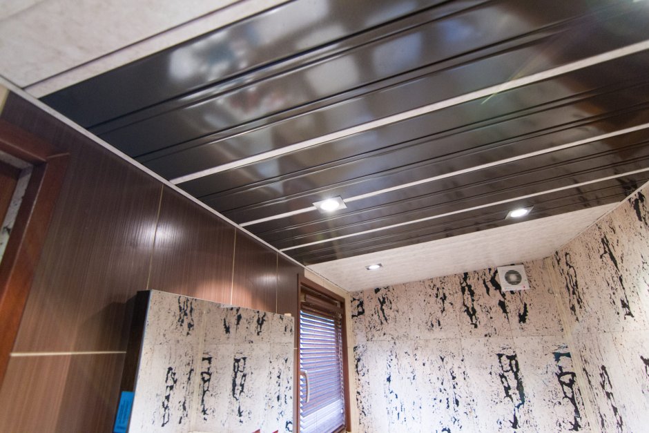 Монтаж реечного потолка в ванной