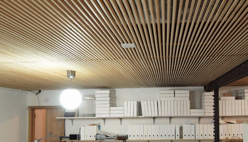 Потолок из брусков