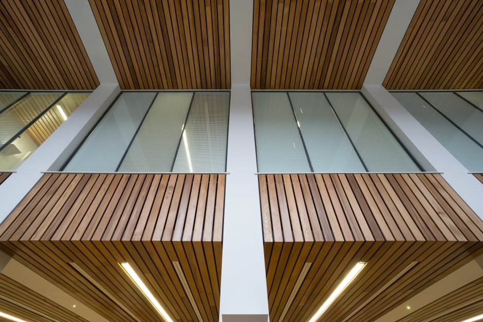 Профиль для крепления натяжного потолка