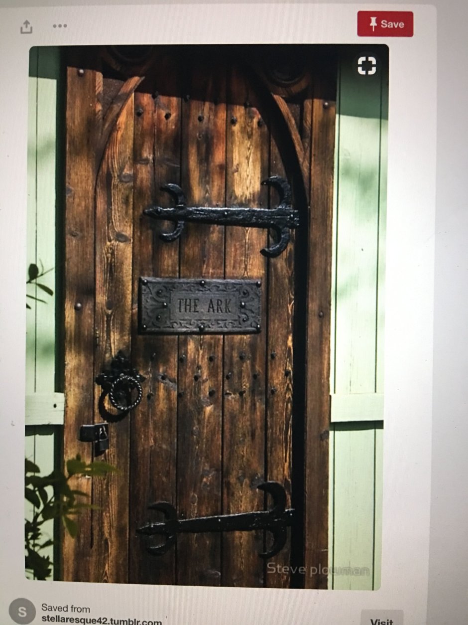 Старинная дубовая дверь