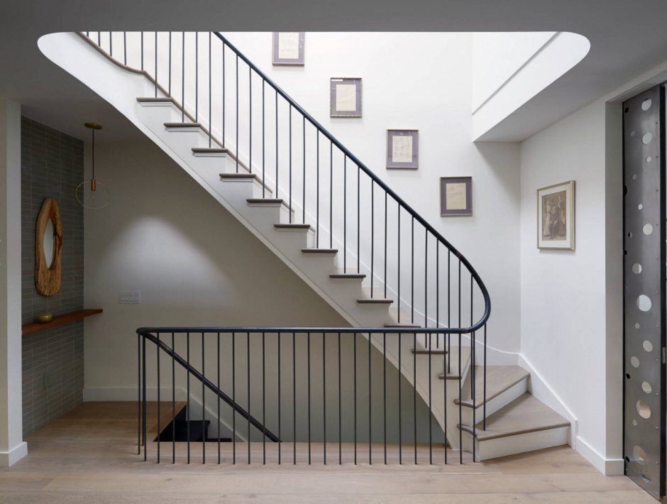 Лестница в таунхаусе