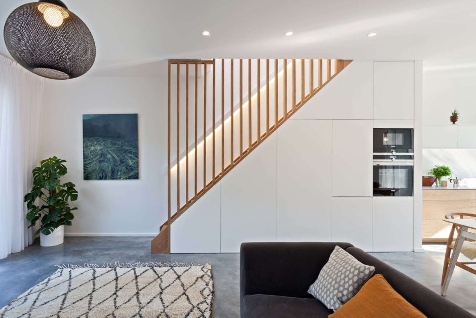 Одномаршевая лестница в интерьере