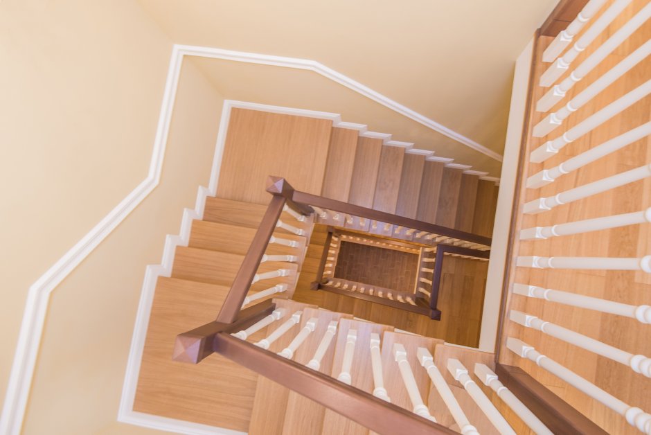 Ограждения для лестницы в таунхаус