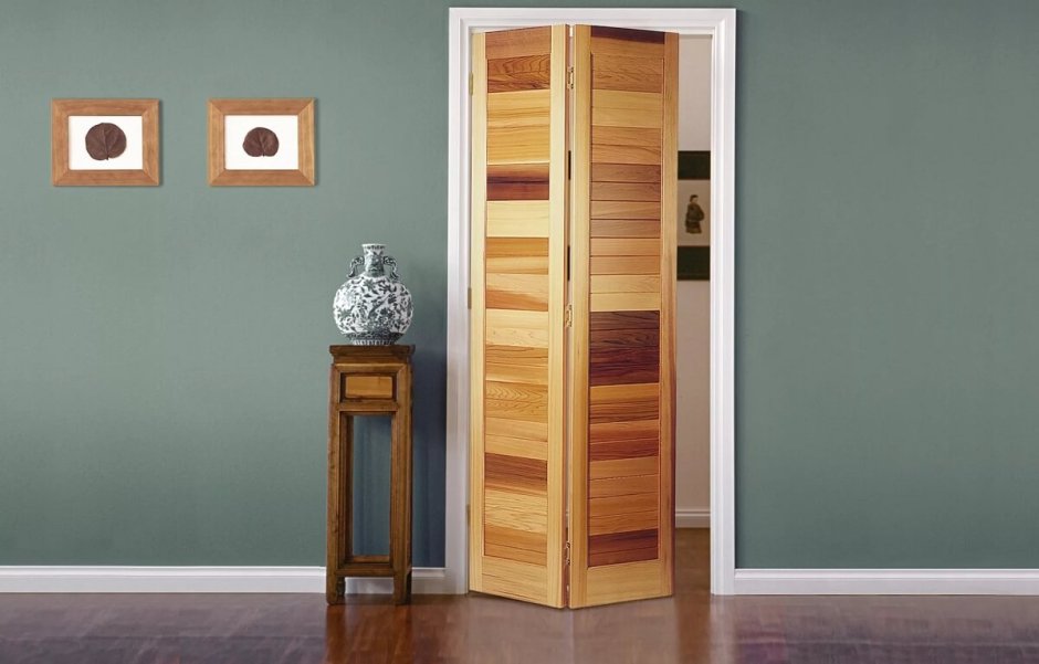 Складные деревянные двери