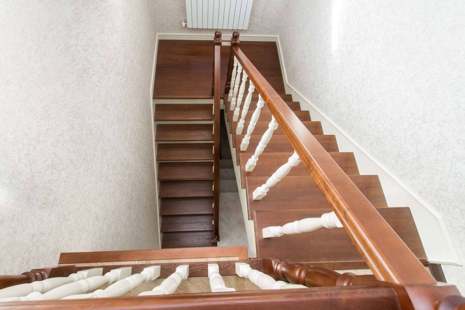 Лестница в доме двухмаршевая
